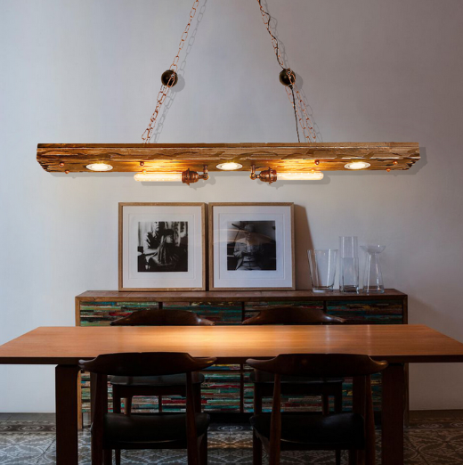 Vintage-Kronleuchter aus Holz, mit einer Kombination aus Holz + schwarzem Eisen