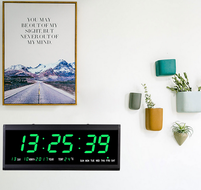 LED Digitaluhr Plastik Rahmen Netzbetriebene Kalender Uhr Temperatur Wanduhren