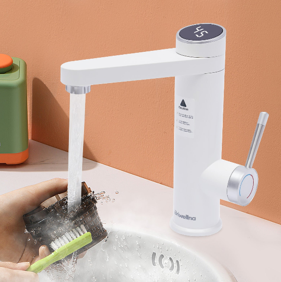 Badezimmerhahn mit integriertem tanklosem Warmwasserbereiter, 3200 W Temperaturanzeige elektrischer mit tanklosem  120° schwenkbar